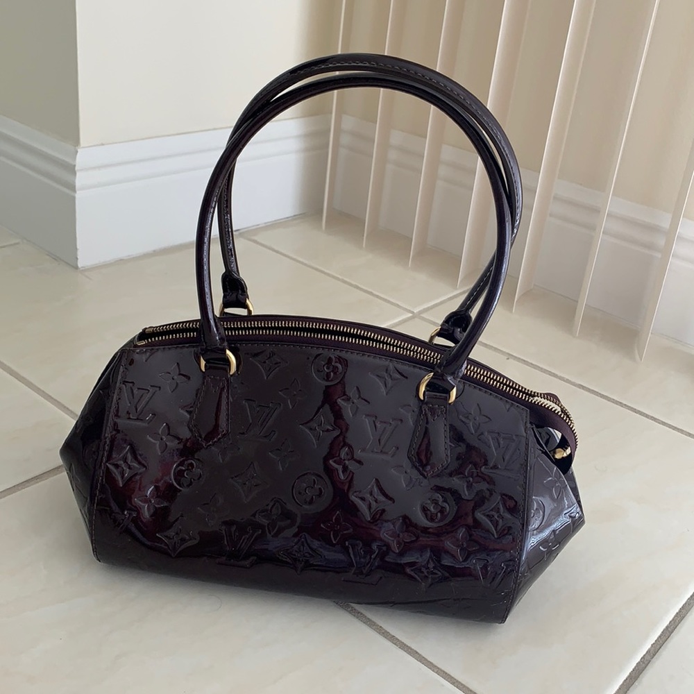 Louis Vuitton Sherwood